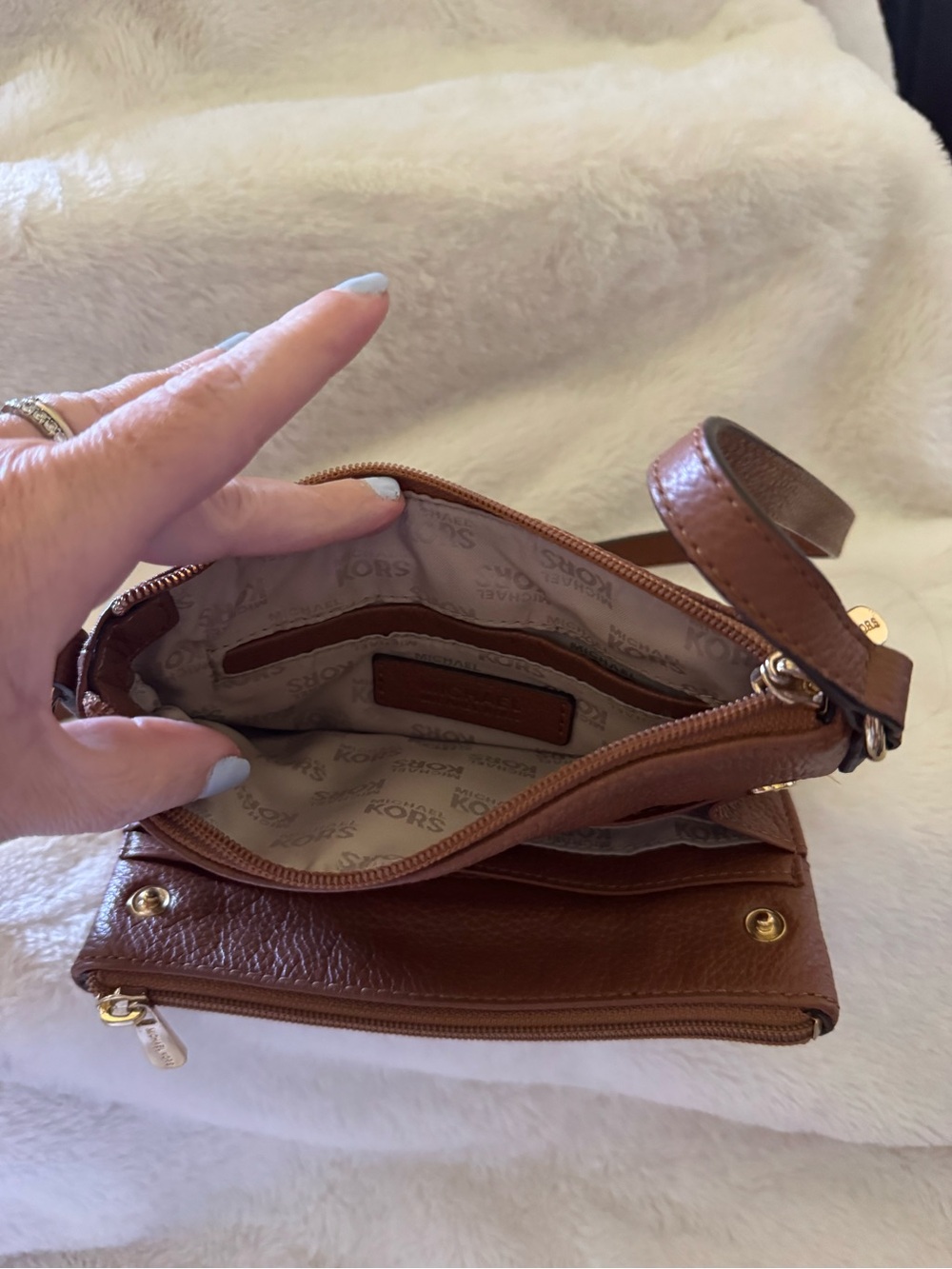 Michael Kors Cognac Leather Crossbody with Gold Logo - Picture 3 of 4